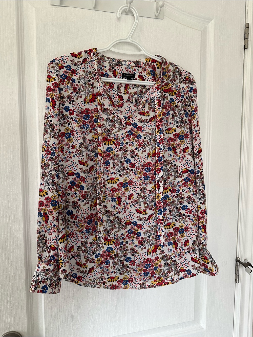 NWOT Talbots Vibrant Floral Tie Neck Long Sleeve Blouse Boho Cottagecore Chic